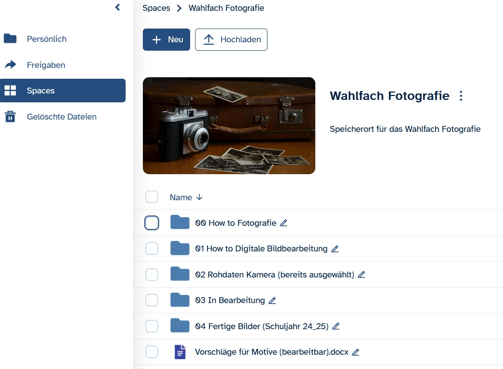 Screenshot aus ByCS-Drive, der einen Space zu einem Wahlfach zeigt. In diesem haben die Schülerinnen und Schüler das Recht "Kann anzeigen" und für einzelne Dateien und Ordner wird durch Teilen zusätzlich das Recht "Kann bearbeiten" eingeräumt.