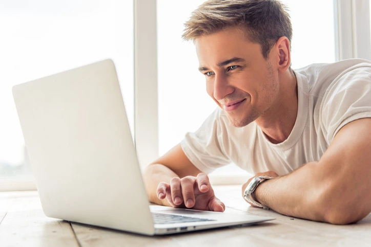 Lehrer macht online-Kurse